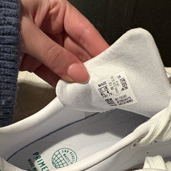 Adidas Stan Smith White and Green Sneakers - Picture 4 of 7